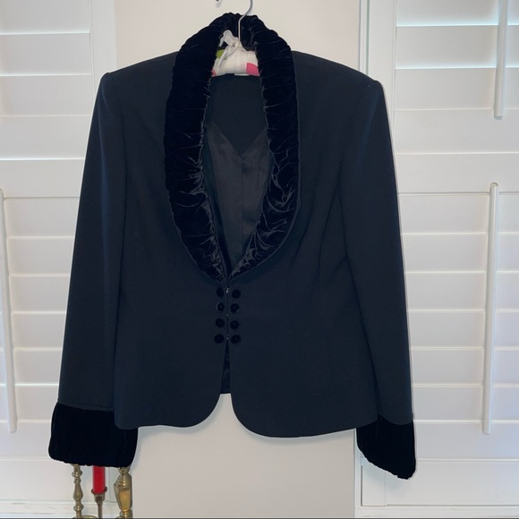 Harold's Suit Jacket with Velvet Lapel and Cuffs Black Size 12 - Picture 2 of 8